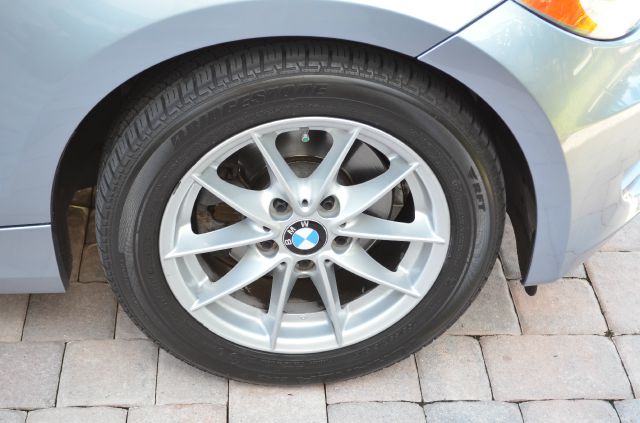 2011 BMW 1 series 2.5L SE