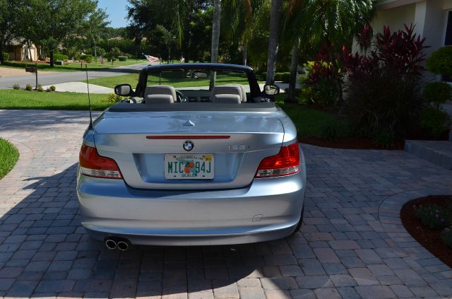 2011 BMW 1 series 2.5L SE