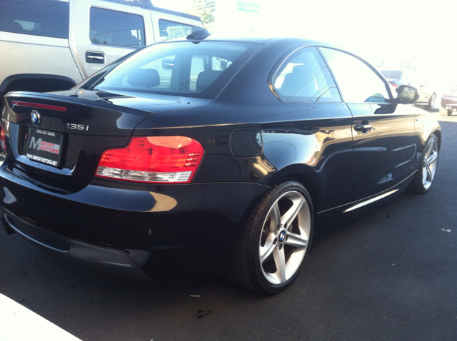 2011 BMW 1 series 2.5L SE