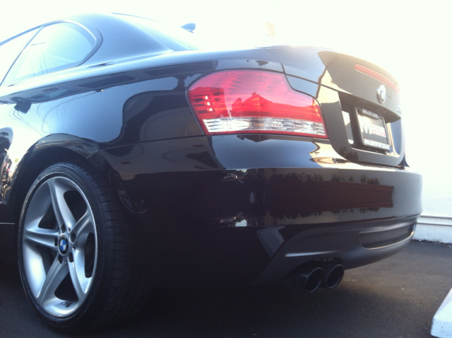 2011 BMW 1 series 2.5L SE