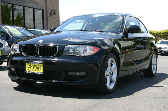 2011 BMW 1 series 2.5L SE