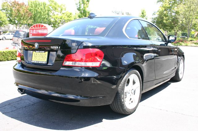 2011 BMW 1 series 2.5L SE