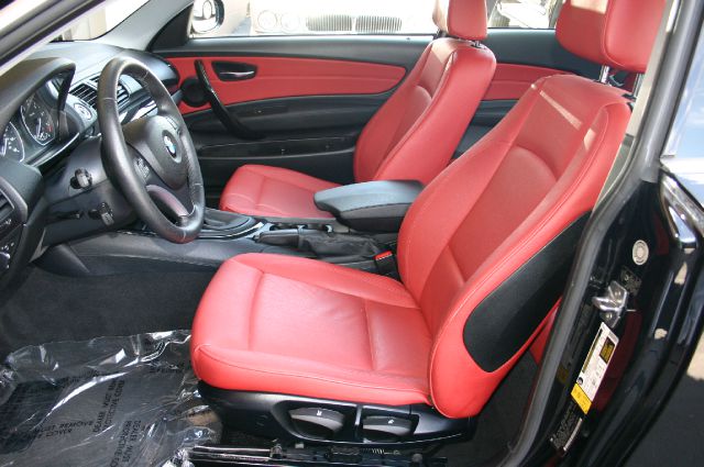 2011 BMW 1 series 2.5L SE