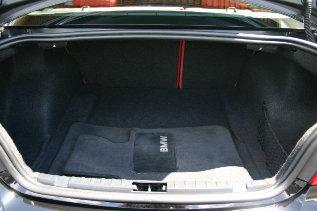 2011 BMW 1 series 2.5L SE