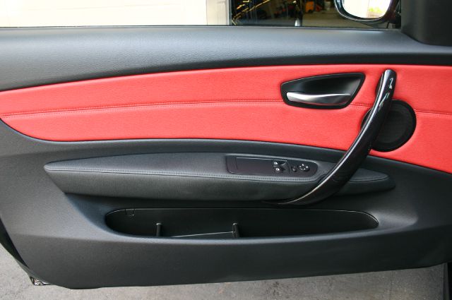 2011 BMW 1 series 2.5L SE