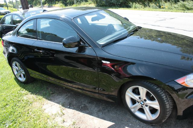 2011 BMW 1 series 2.5L SE