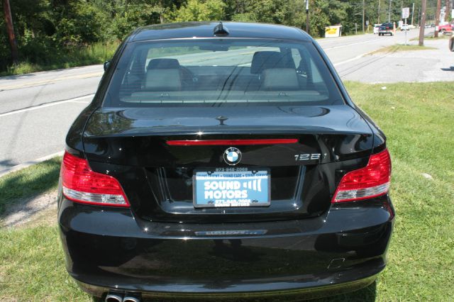 2011 BMW 1 series 2.5L SE