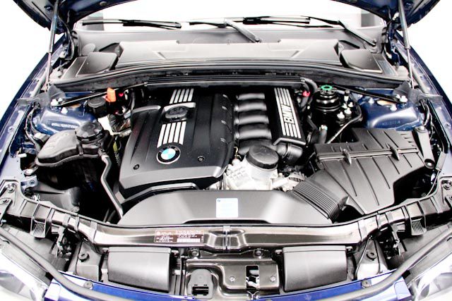 2011 BMW 1 series 2.5L SE