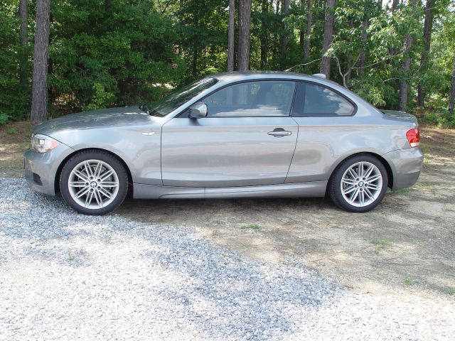 2012 BMW 1 series 2.5L SE