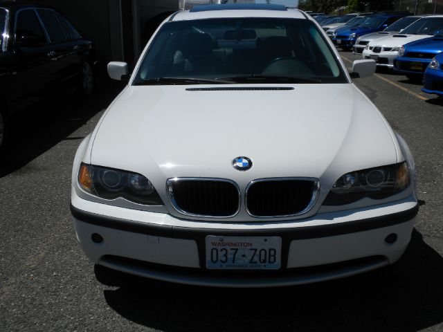 2002 BMW 3-Series 2WD 4dr Heat