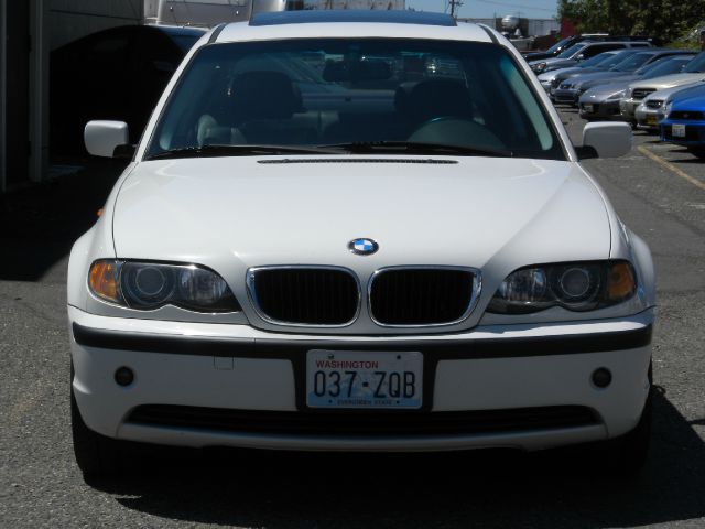 2002 BMW 3-Series 2WD 4dr Heat