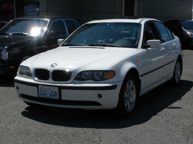 2002 BMW 3-Series 2WD 4dr Heat
