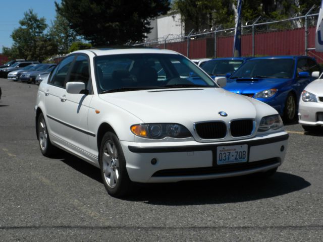 2002 BMW 3-Series 2WD 4dr Heat