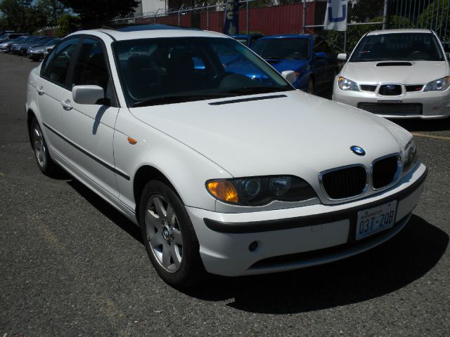 2002 BMW 3-Series 2WD 4dr Heat