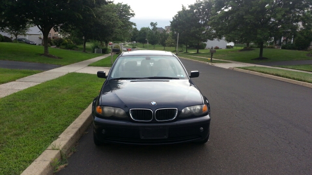 2003 BMW 3-Series 2WD 4dr Heat