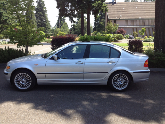 2003 BMW 3-Series 4WD 4dr Heat