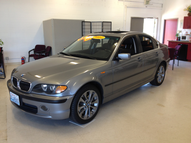 2004 BMW 3-Series 4WD 4dr Heat
