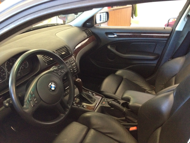 2004 BMW 3-Series 4WD 4dr Heat