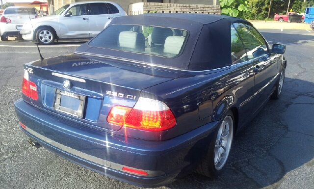 2004 BMW 3-Series W/6-passenger Seating