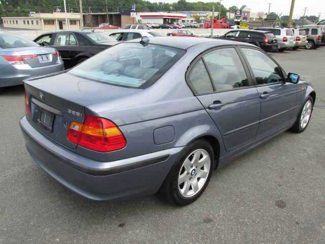 2005 BMW 3-Series STX XL XLT FX2 Lariat