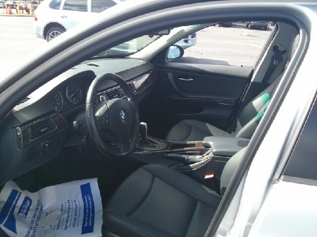 2006 BMW 3-Series 300 LTD Avail