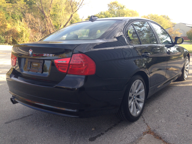 2011 BMW 3-Series EXT WB W/1sb PKG