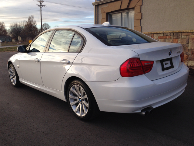 2011 BMW 3-Series EXT WB W/1sb PKG