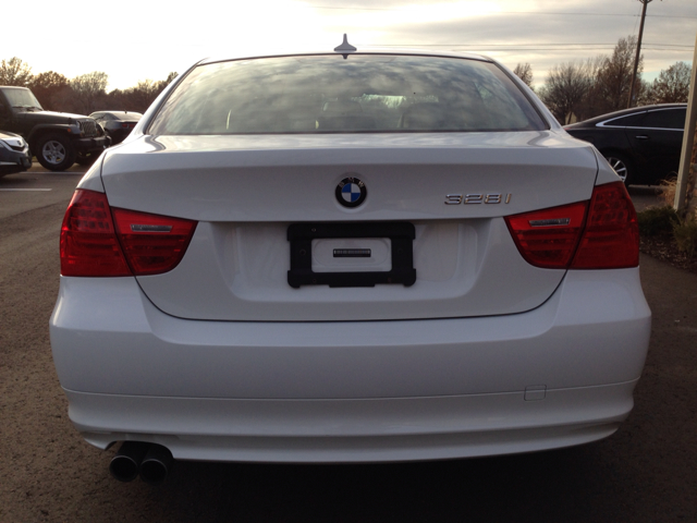 2011 BMW 3-Series EXT WB W/1sb PKG