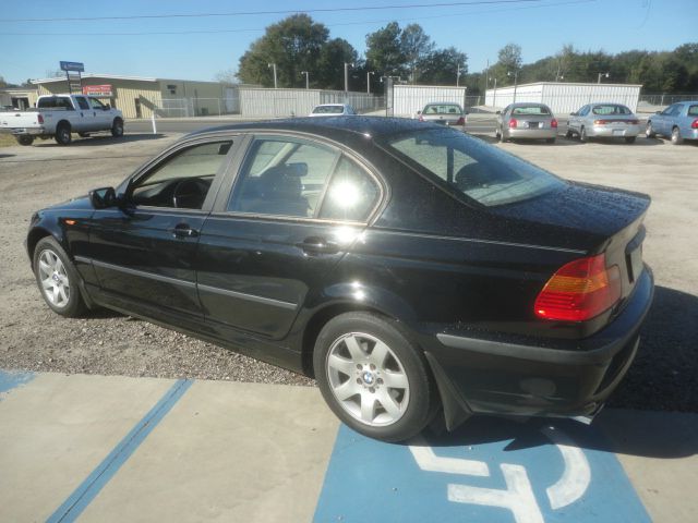 2002 BMW 3 series 2WD 4dr Heat