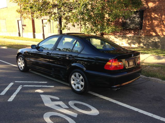 2003 BMW 3 series 2WD 4dr Heat
