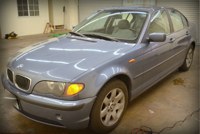 2003 BMW 3 series 2WD 4dr Heat