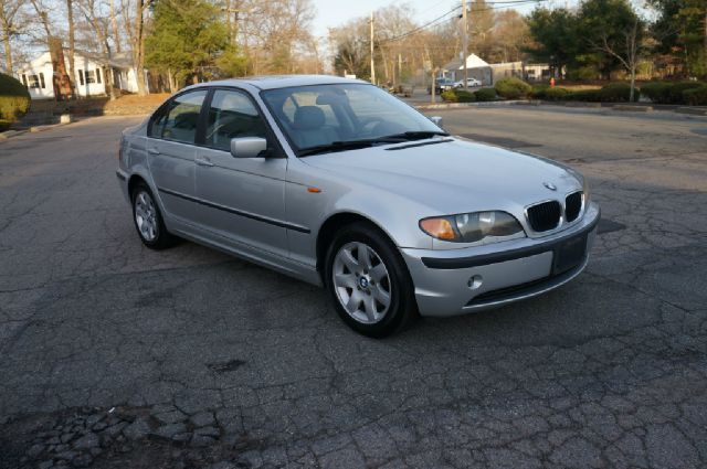2003 BMW 3 series 2WD 4dr Heat