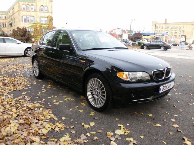 2003 BMW 3 series 4WD 4dr Heat