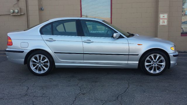 2003 BMW 3 series 4WD 4dr Heat