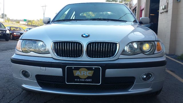 2003 BMW 3 series 4WD 4dr Heat