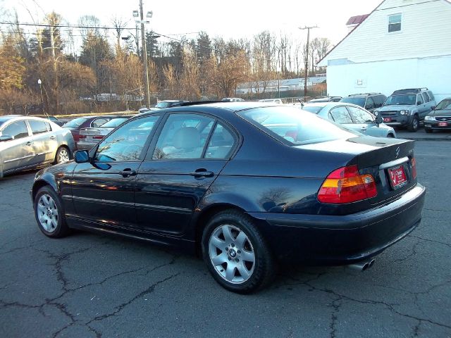 2003 BMW 3 series 2WD 4dr Heat