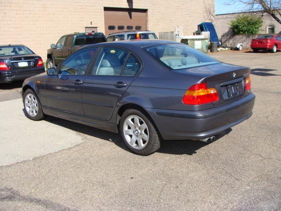 2003 BMW 3 series 2WD 4dr Heat