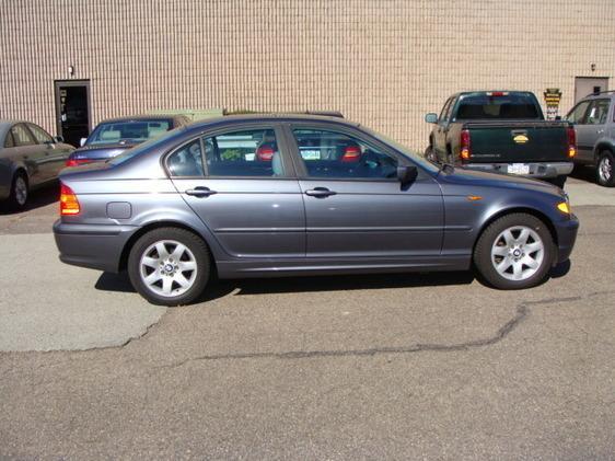 2003 BMW 3 series 2WD 4dr Heat