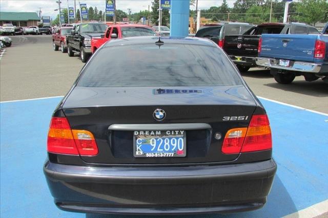 2004 BMW 3 series AWD 4DR 7-pass GRAY INT