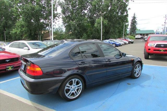 2004 BMW 3 series AWD 4DR 7-pass GRAY INT