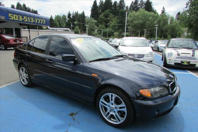2004 BMW 3 series AWD 4DR 7-pass GRAY INT