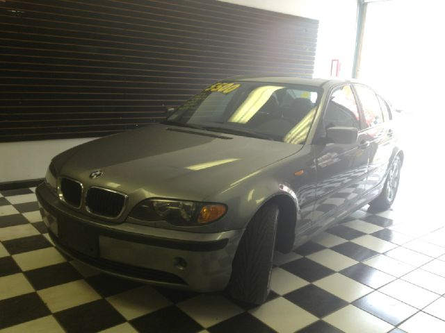 2004 BMW 3 series 2WD 4dr Heat
