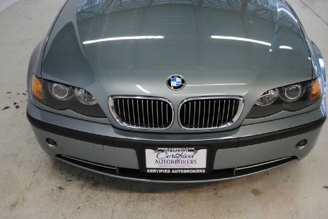 2004 BMW 3 series 4WD 4dr Heat