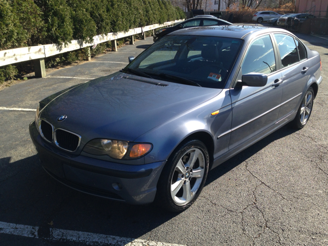 2004 BMW 3 series 2WD 4dr Heat