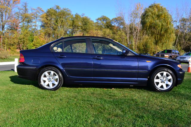 2004 BMW 3 series 2WD 4dr Heat