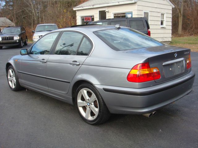 2004 BMW 3 series 4WD 4dr Heat