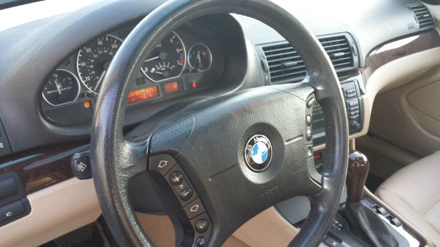 2005 BMW 3 series 4WD 4dr Heat
