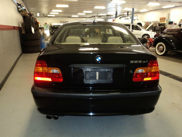 2005 BMW 3 series 2WD 4dr Heat