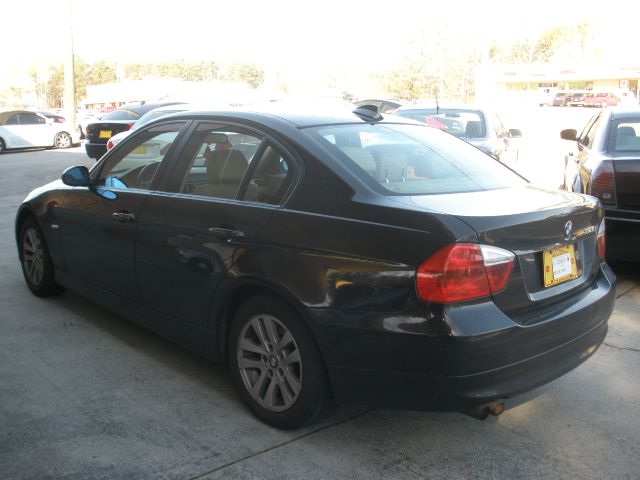 2006 BMW 3 series 2WD 4dr Heat