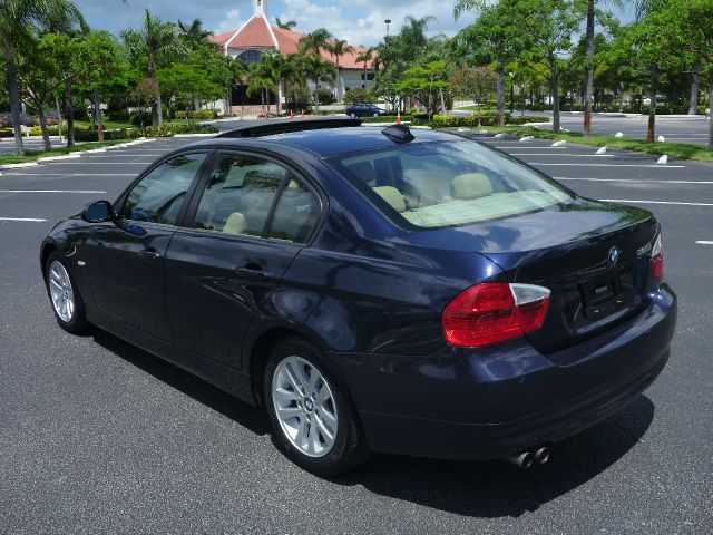 2006 BMW 3 series 4dr 2.9L Twin Turbo AWD W/3rd Row